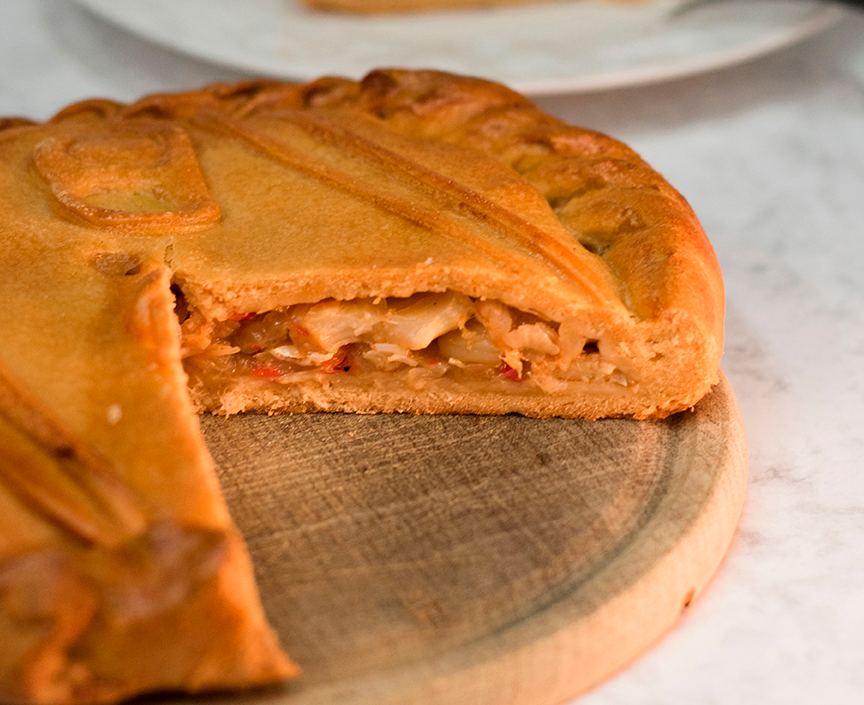 Empanada de bacalao y pasas 7